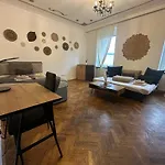 Апартаменты Honor - Urban Neu Renoviert