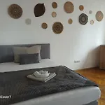 Honor - Urban Neu Renoviert Апартаменты Линц