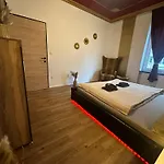 Honor - Urban Neu Renoviert Apartment